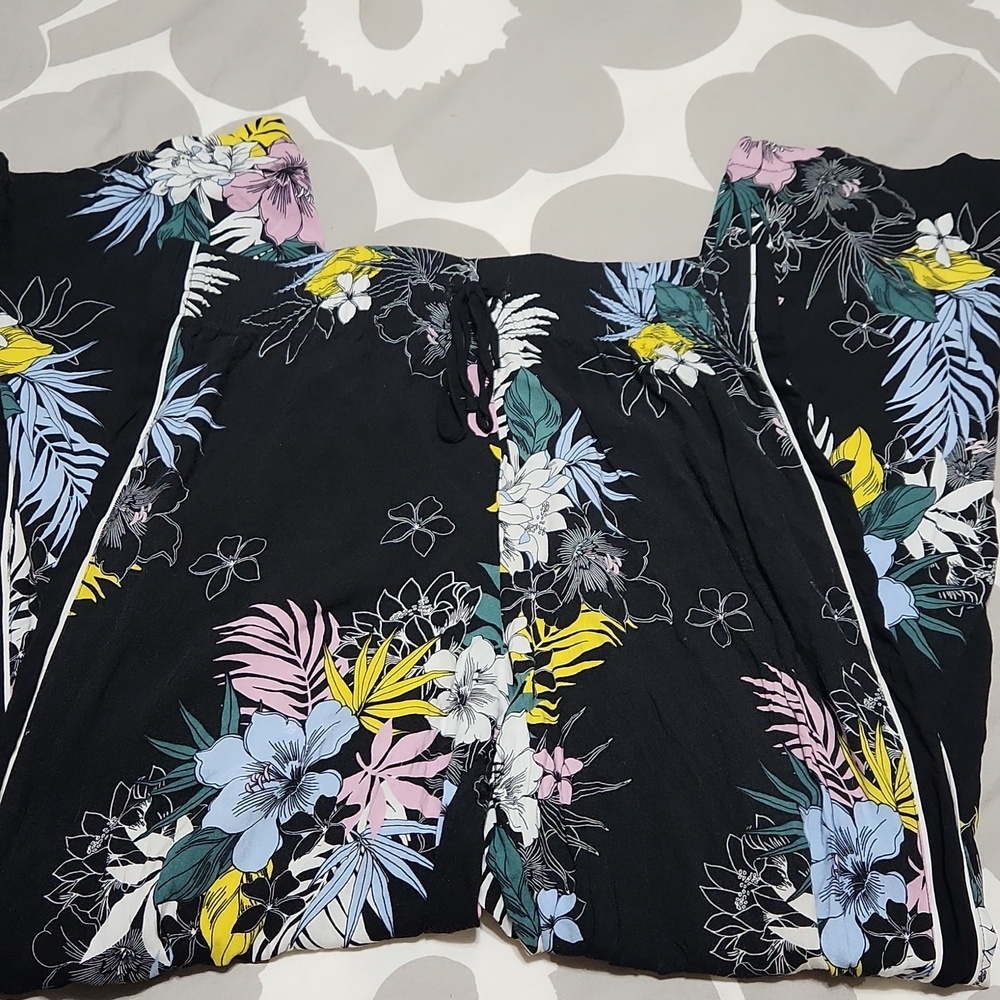 Zac & Rachel Black Flower Rayon Ladies Pants - Picture 4 of 6
